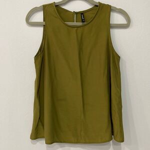 Stradivarius Women's Tank Top Size M Color Green Sleeveless Round Neck